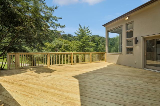 6633 Ellesmere Rd, Nashville, TN 37205