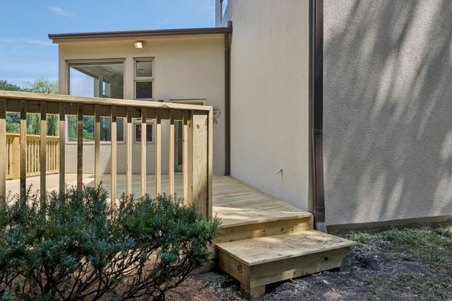 6633 Ellesmere Rd, Nashville, TN 37205