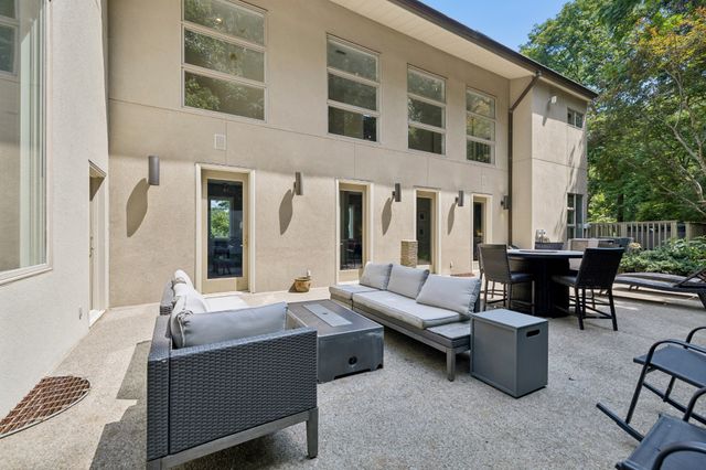 6633 Ellesmere Rd, Nashville, TN 37205