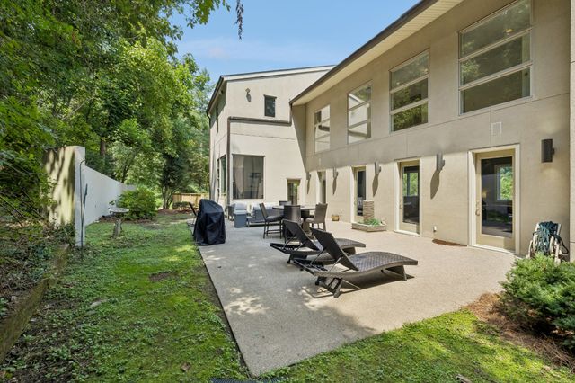 6633 Ellesmere Rd, Nashville, TN 37205