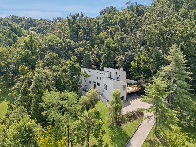6633 Ellesmere Rd, Nashville, TN 37205