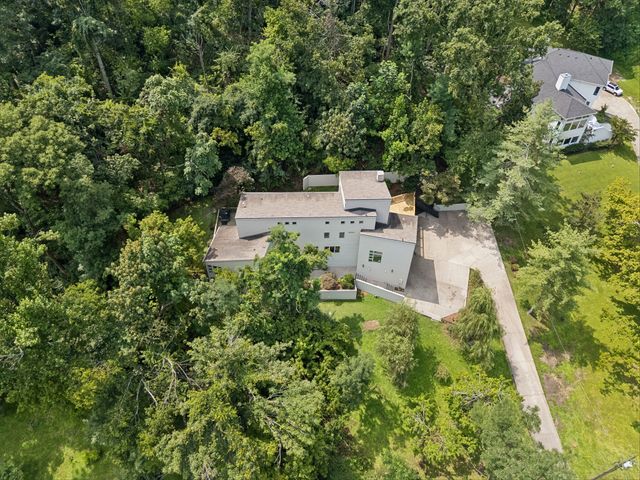 6633 Ellesmere Rd, Nashville, TN 37205