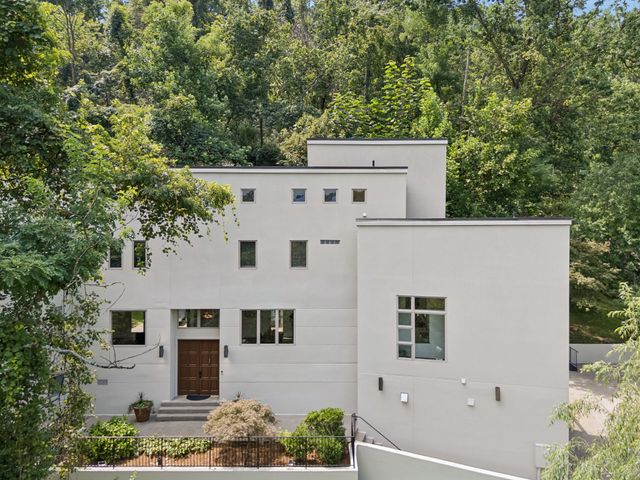 6633 Ellesmere Rd, Nashville, TN 37205