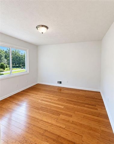 2700 Creekview Point NW, Marietta, GA 30064