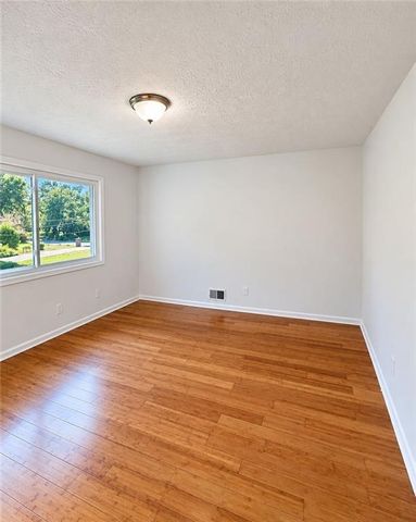 2700 Creekview Point NW, Marietta, GA 30064