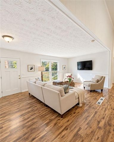 2700 Creekview Point NW, Marietta, GA 30064