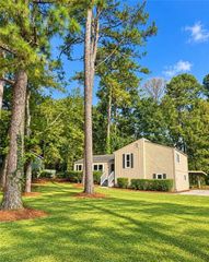 2700 Creekview Point NW, Marietta, GA 30064