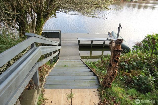 636 Weatherwax Loop NE, Ocean Shores, WA 98569