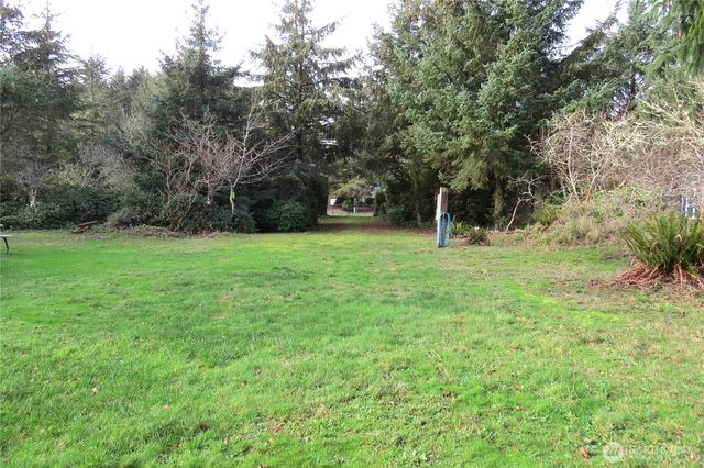 636 Weatherwax Loop NE, Ocean Shores, WA 98569