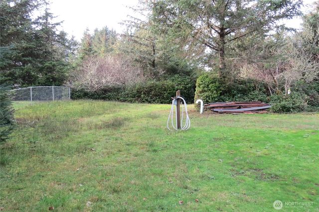 636 Weatherwax Loop NE, Ocean Shores, WA 98569