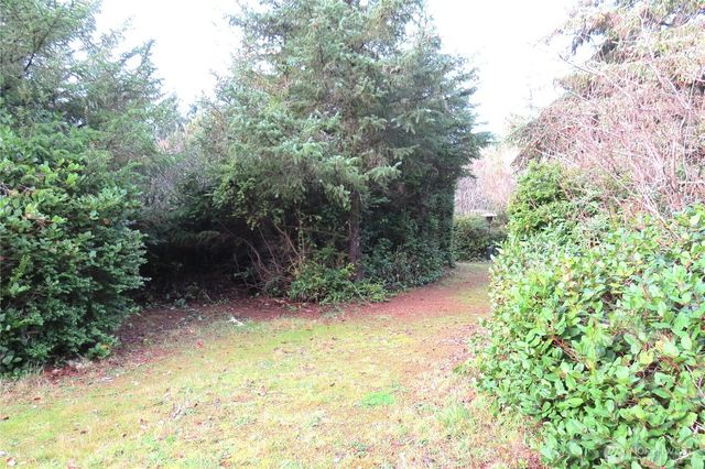 636 Weatherwax Loop NE, Ocean Shores, WA 98569
