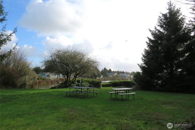 636 Weatherwax Loop NE, Ocean Shores, WA 98569