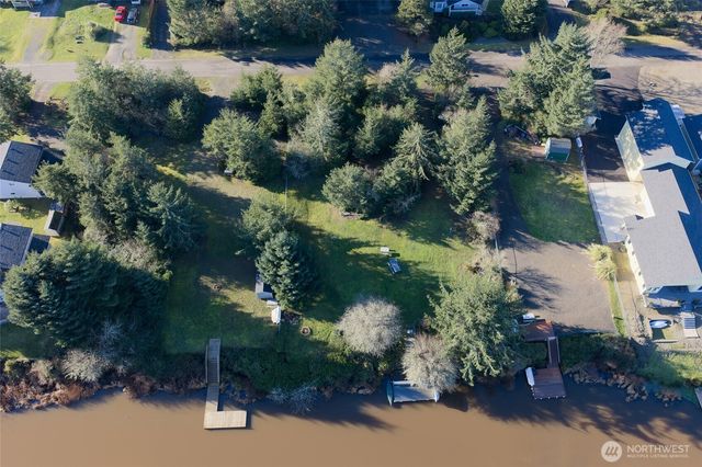 636 Weatherwax Loop NE, Ocean Shores, WA 98569