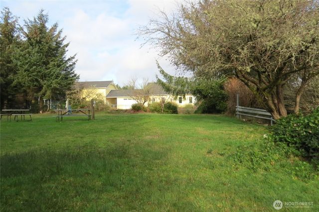 636 Weatherwax Loop NE, Ocean Shores, WA 98569