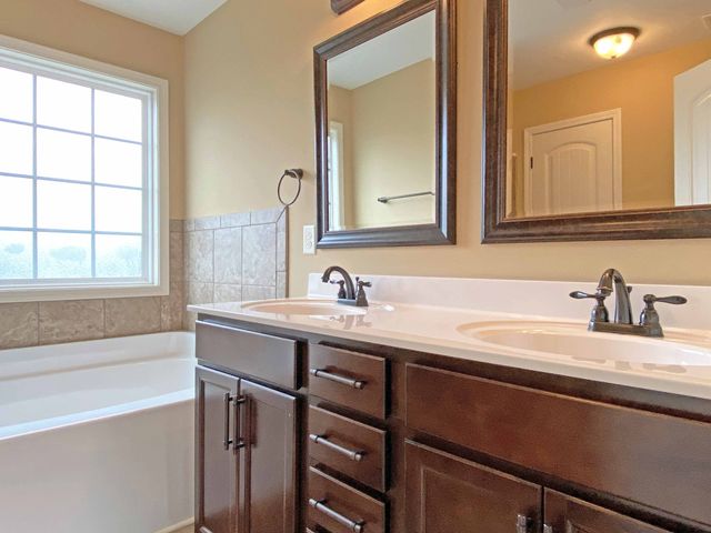 967 Harding Drive, Clarksville, TN 37042