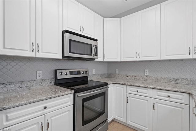 405 Hidden Shores Ct Apt 104, Virginia Beach, VA 23454