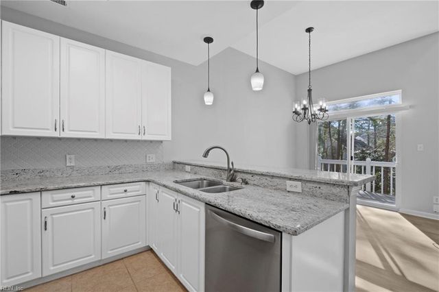 405 Hidden Shores Ct Apt 104, Virginia Beach, VA 23454