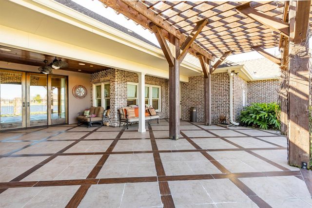 137 Godchaux Drive, Thibodaux, LA 70301