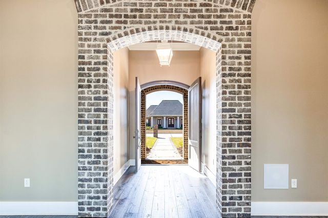 137 Godchaux Drive, Thibodaux, LA 70301