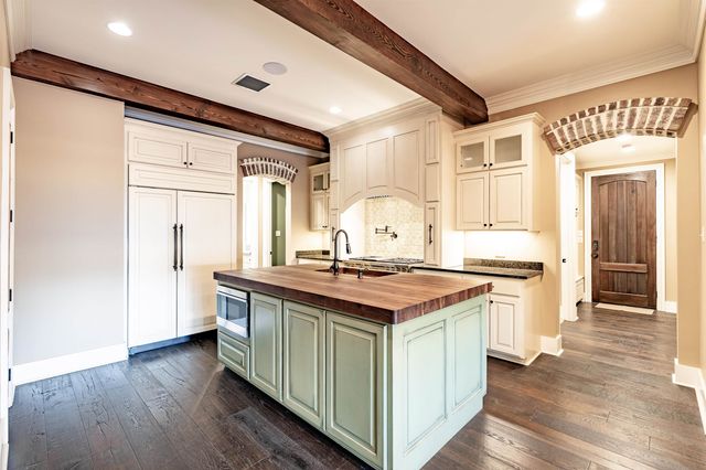 137 Godchaux Drive, Thibodaux, LA 70301