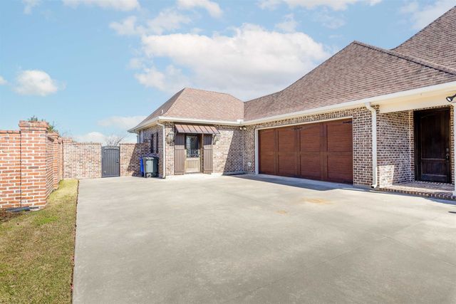 137 Godchaux Drive, Thibodaux, LA 70301