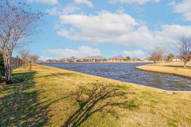 137 Godchaux Drive, Thibodaux, LA 70301