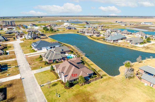 137 Godchaux Drive, Thibodaux, LA 70301