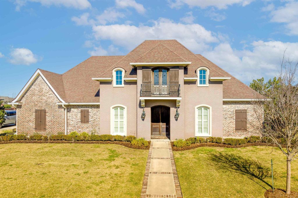 137 Godchaux Drive, Thibodaux, LA 70301