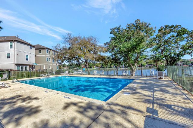 18809 Egret Bay Boulevard 112, Webster, TX 77058