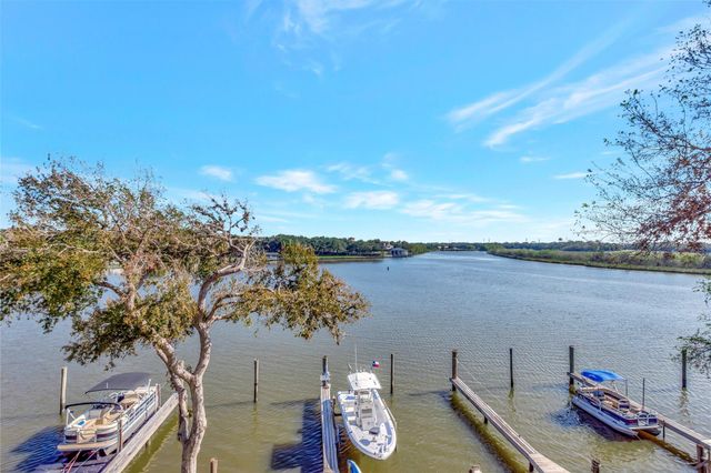 18809 Egret Bay Boulevard 112, Webster, TX 77058