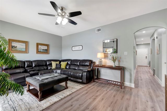 18809 Egret Bay Boulevard 112, Webster, TX 77058