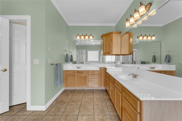 1619 E Winfield Drive, Fayetteville, AR 72703