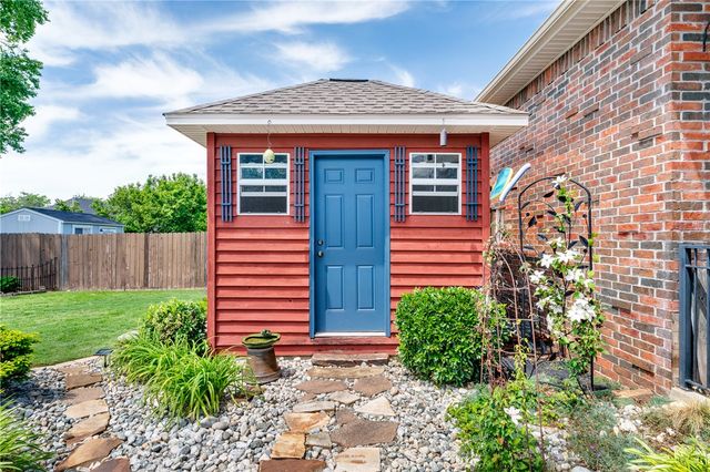 1619 E Winfield Drive, Fayetteville, AR 72703