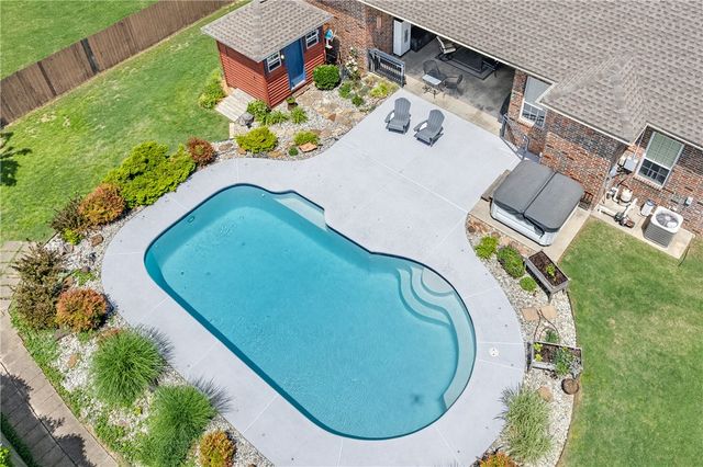 1619 E Winfield Drive, Fayetteville, AR 72703