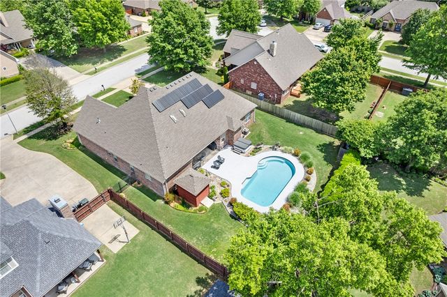 1619 E Winfield Drive, Fayetteville, AR 72703