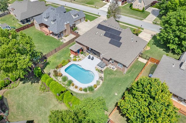 1619 E Winfield Drive, Fayetteville, AR 72703