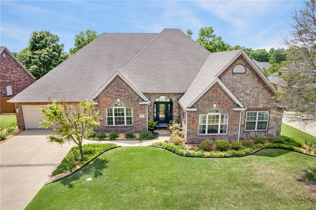 1619 E Winfield Drive, Fayetteville, AR 72703