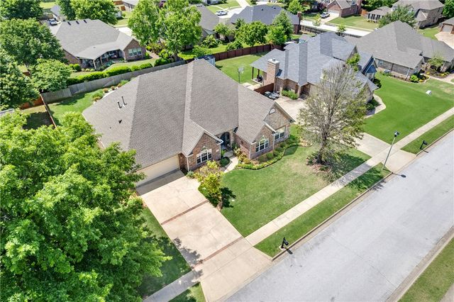 1619 E Winfield Drive, Fayetteville, AR 72703