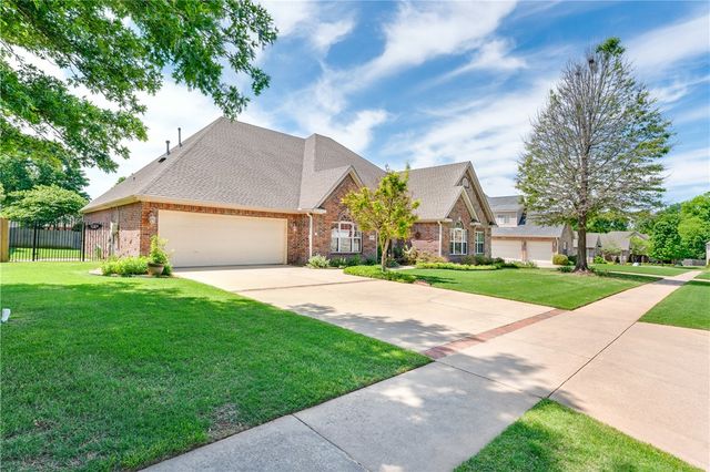 1619 E Winfield Drive, Fayetteville, AR 72703