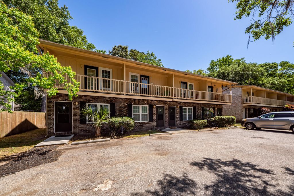 Image 1 of property listing at 278 Fleming Road A-D, Charleston, SC 29412