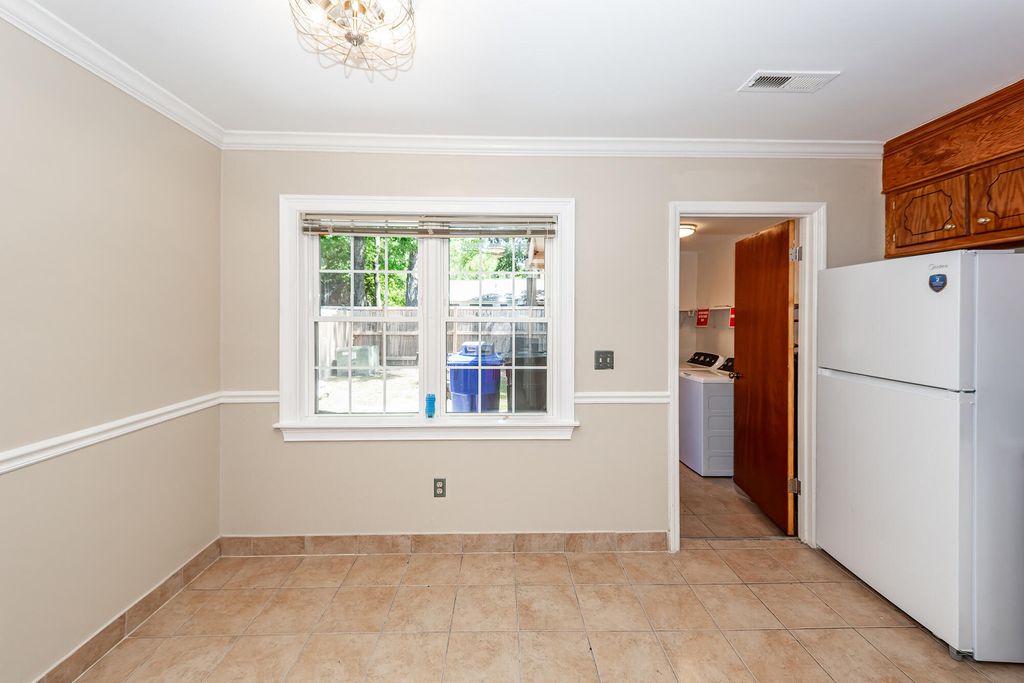 Image 10 of property listing at 278 Fleming Road A-D, Charleston, SC 29412