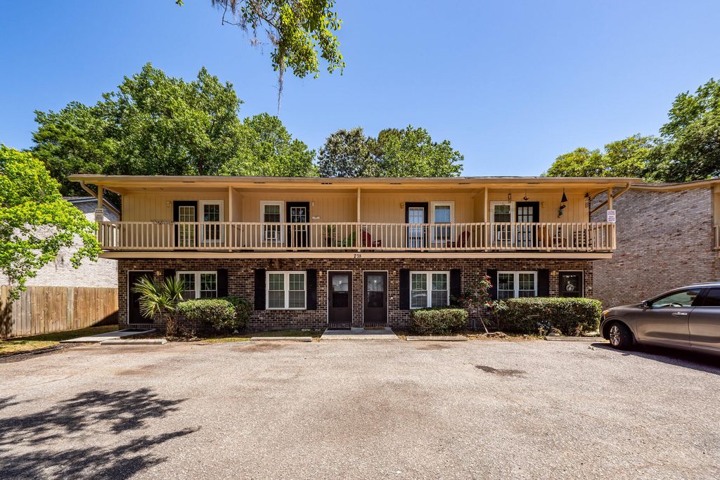 Image 2 of property listing at 278 Fleming Road A-D, Charleston, SC 29412