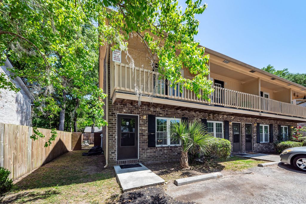 Image 3 of property listing at 278 Fleming Road A-D, Charleston, SC 29412