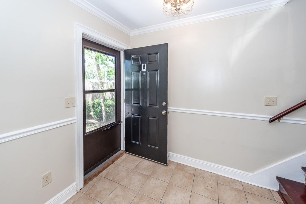 Image 4 of property listing at 278 Fleming Road A-D, Charleston, SC 29412