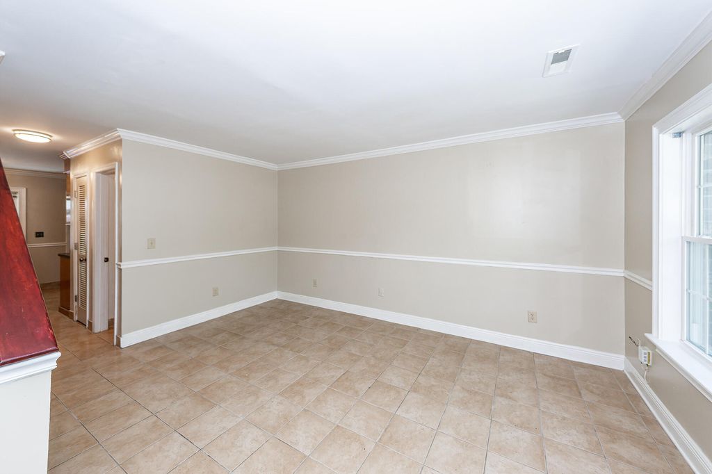 Image 5 of property listing at 278 Fleming Road A-D, Charleston, SC 29412