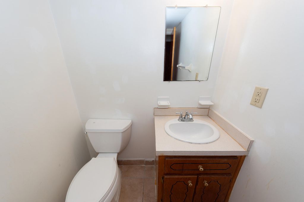 Image 9 of property listing at 278 Fleming Road A-D, Charleston, SC 29412