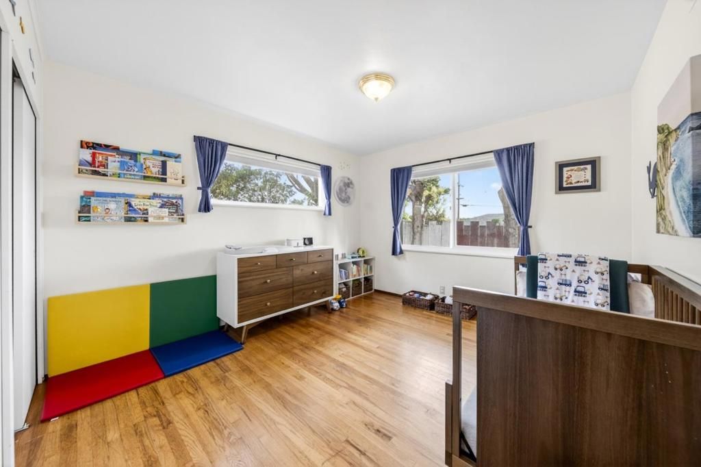 Image 14 of property listing at 1136 Del Monte Boulevard, Pacific Grove, CA 93950