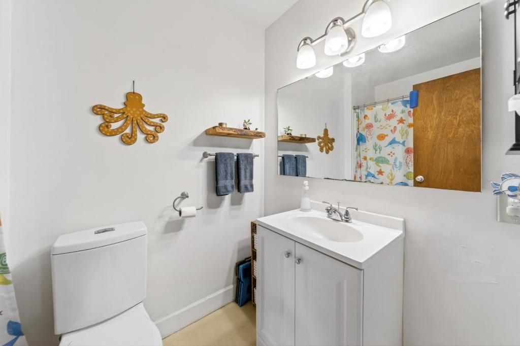 Image 17 of property listing at 1136 Del Monte Boulevard, Pacific Grove, CA 93950