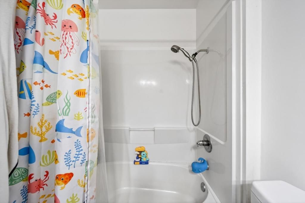 Image 18 of property listing at 1136 Del Monte Boulevard, Pacific Grove, CA 93950