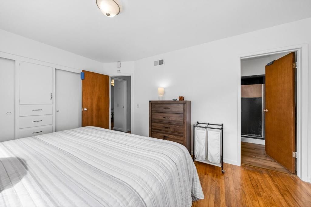 Image 20 of property listing at 1136 Del Monte Boulevard, Pacific Grove, CA 93950